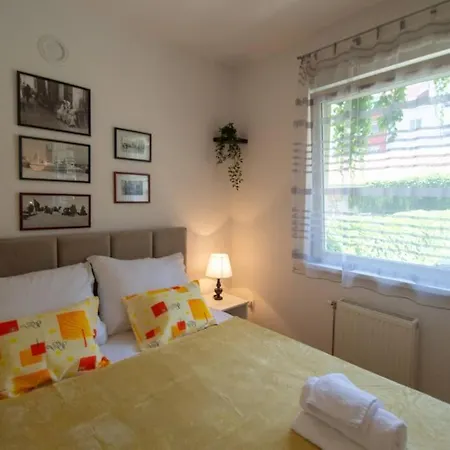 Sunlight+ Private Parking Apartment Novi Sad