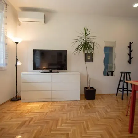 Apartment Sunlight+ Private Parking Novi Sad