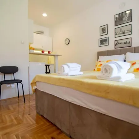 Sunlight+ Private Parking Apartment Novi Sad