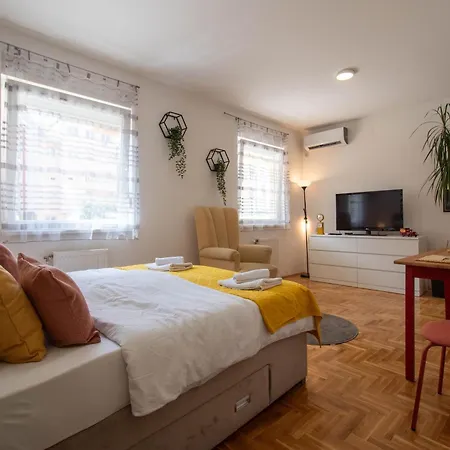 Apartment Sunlight+ Private Parking Novi Sad