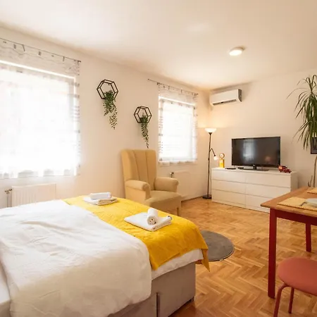 Sunlight+ Private Parking Apartment *