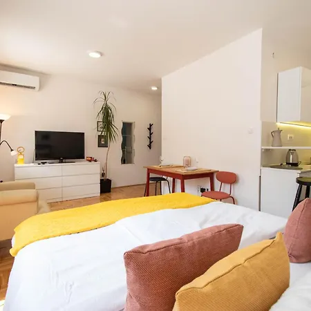 Sunlight+ Private Parking *