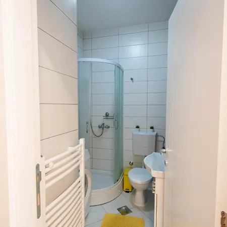 Sunlight+ Private Parking * ノヴィ・サド