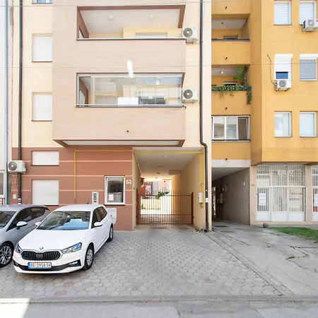 Sunlight+ Private Parking アパート